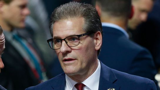 Hextall: Penguins still 'chipping away' at Malkin deal taken in Montreal (Penguins)